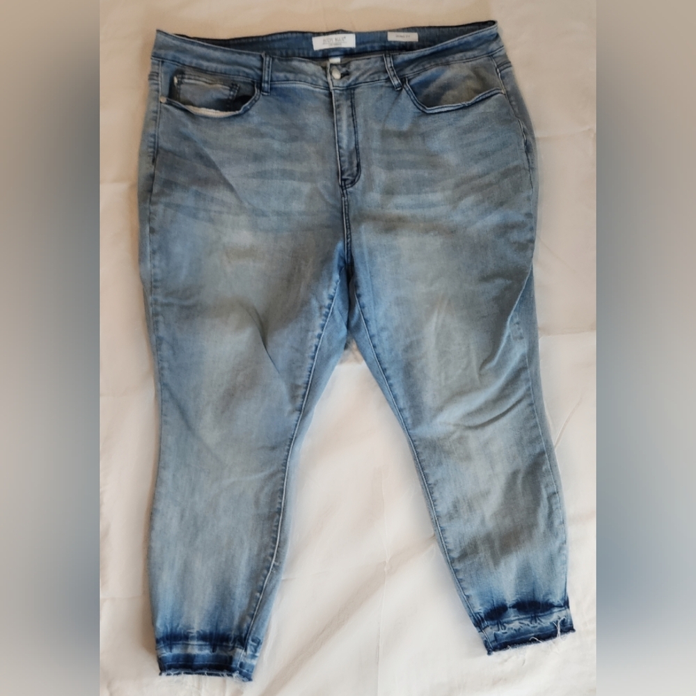 Judy Blue Light Wash Boyfriend Jeans